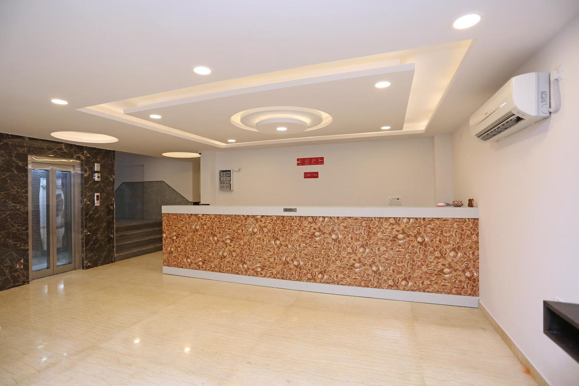 Hotel O M Suites Nowe Delhi Zewnętrze zdjęcie