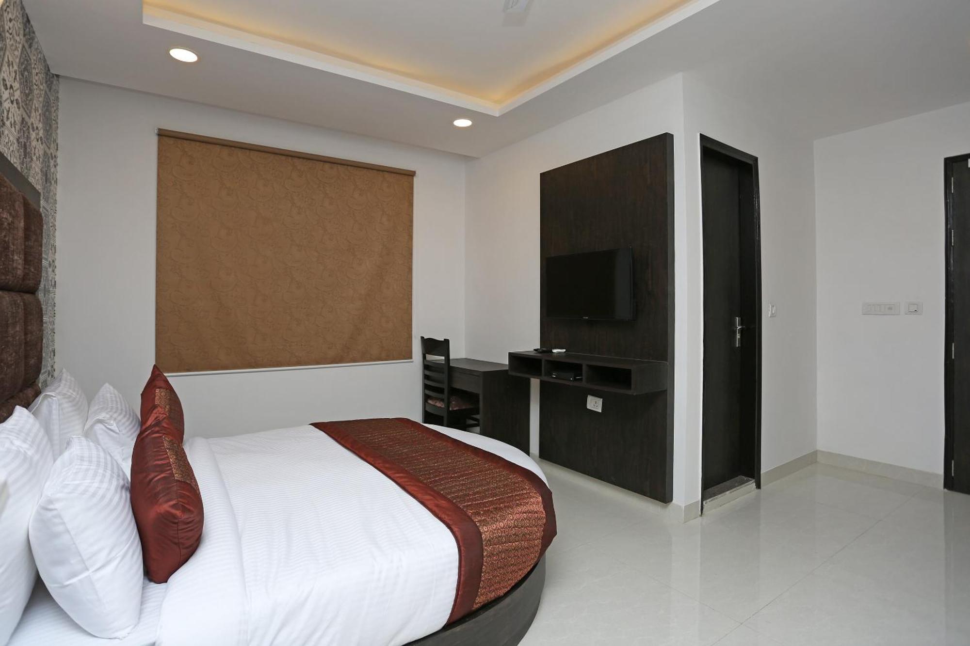 Hotel O M Suites Nowe Delhi Zewnętrze zdjęcie