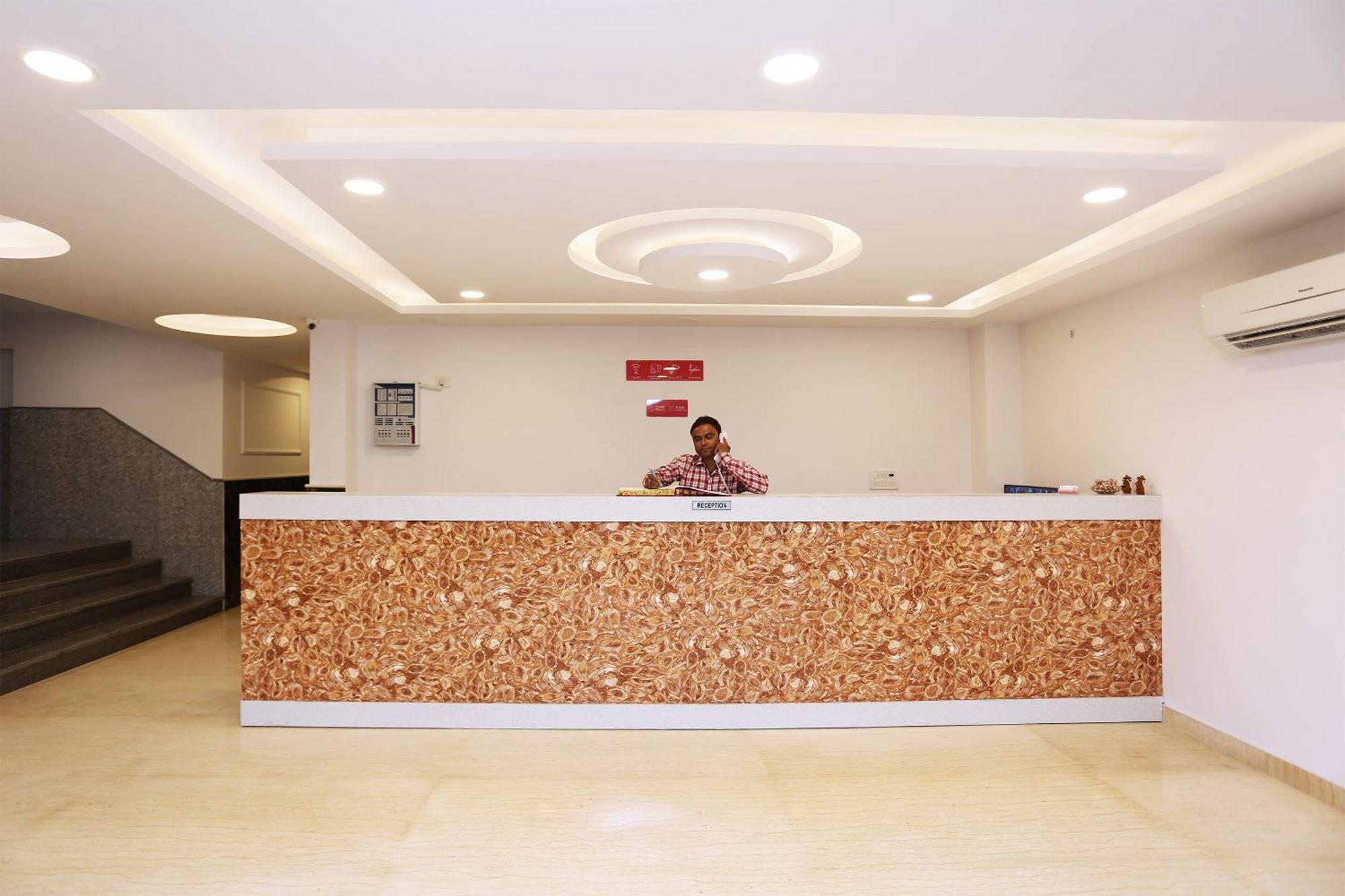 Hotel O M Suites Nowe Delhi Zewnętrze zdjęcie