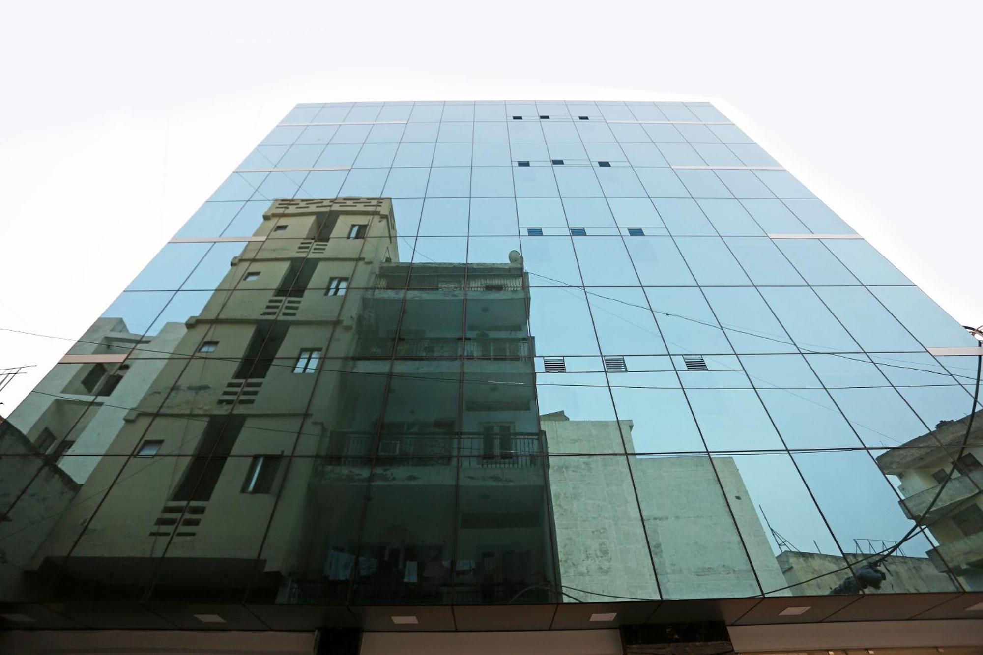 Hotel O M Suites Nowe Delhi Zewnętrze zdjęcie